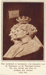 99188 Afbeelding van een in marsepein uitgevoerd dubbelportret van koningin Wilhelmina en koningin-moeder Emma, de met ...